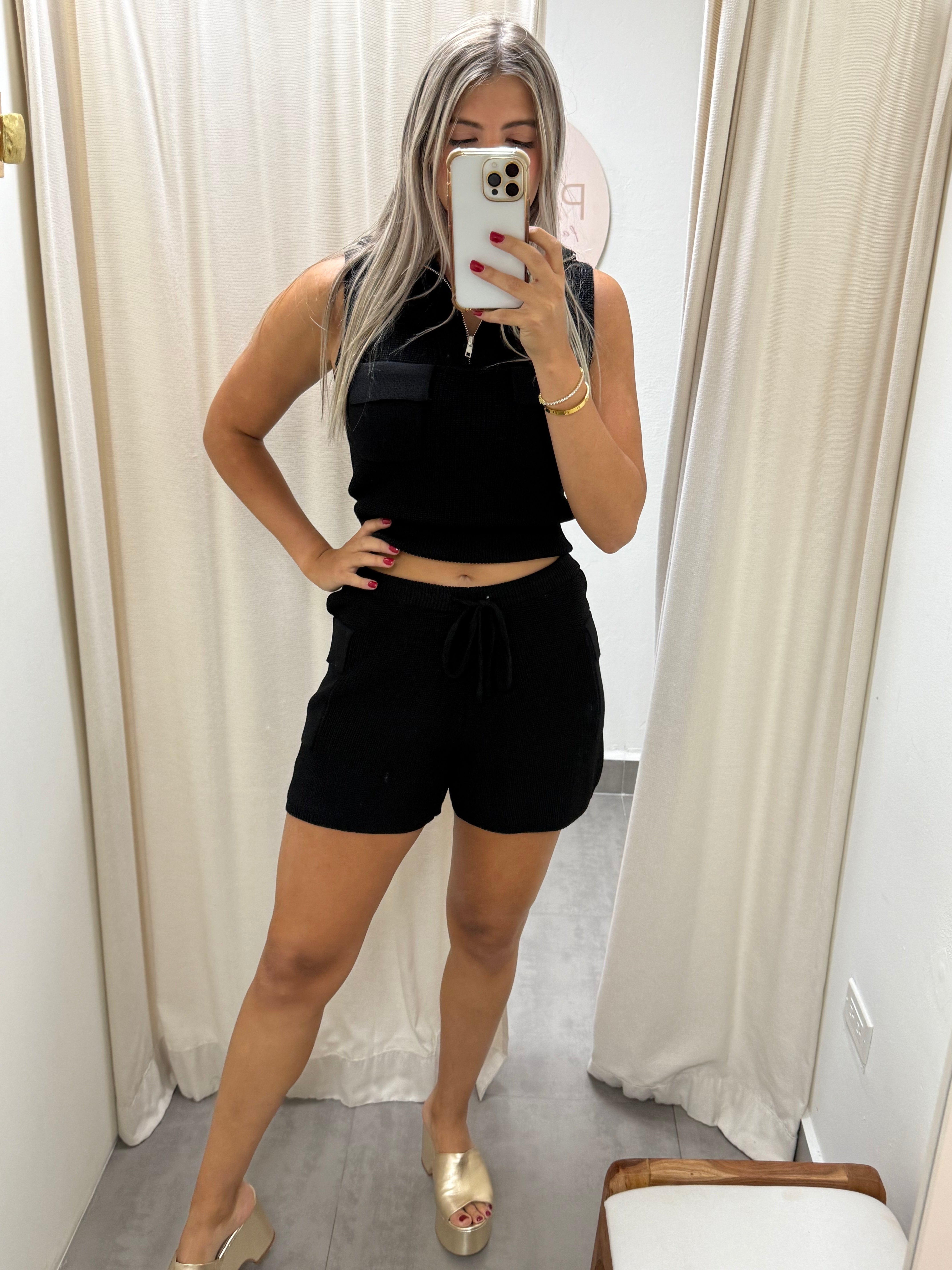 BLACK KNITTED POCKET SHORTS