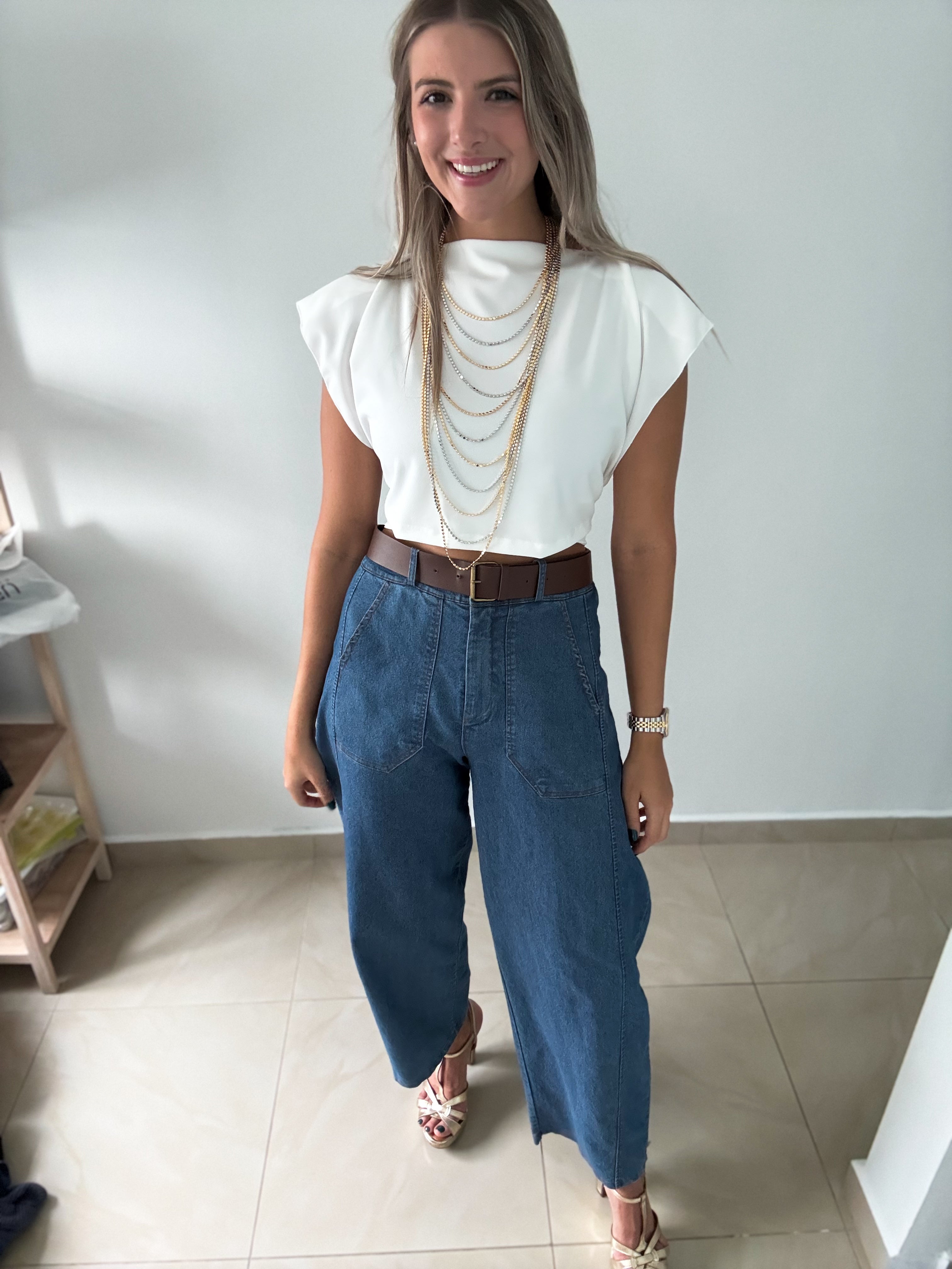 PIA WHITE SQUARE TOP