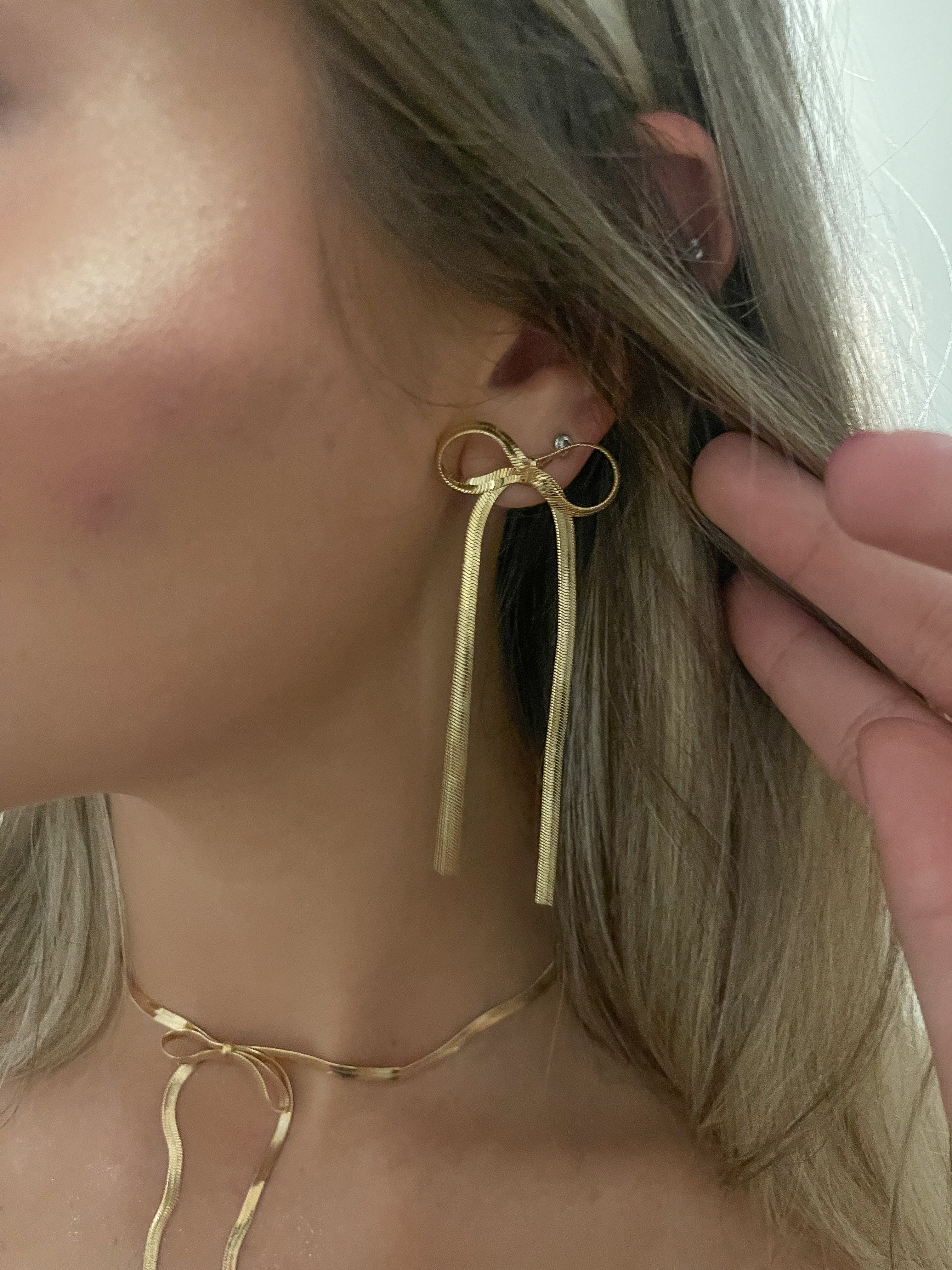 GOLD BOW EARRINGS