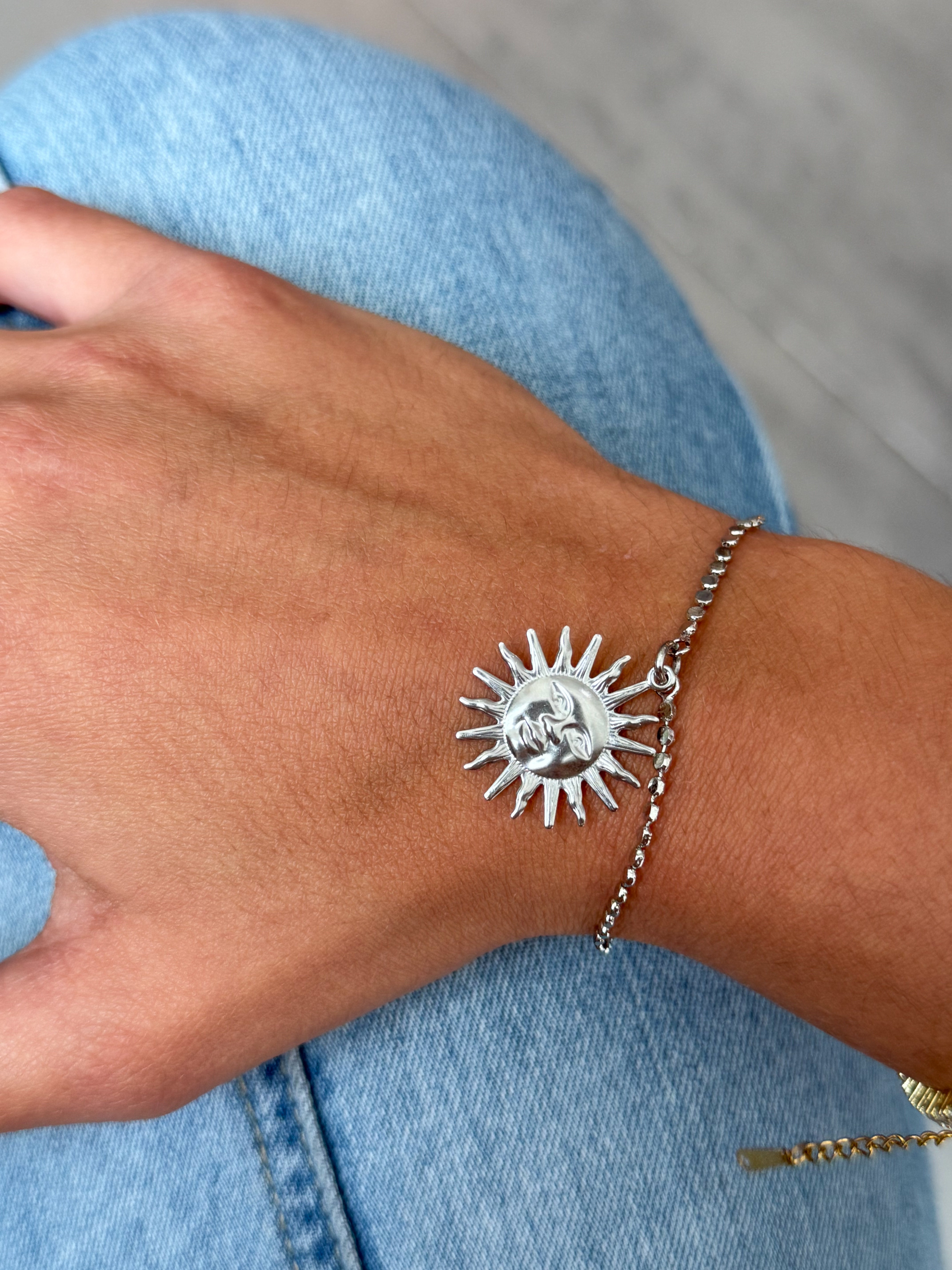 SILVER SUN DISC ADJUSTABLE BRACELET