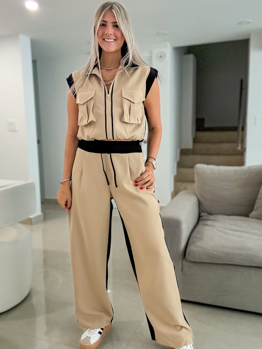 LATTE/BLACK MOCK NECK ZIPPER CROP JACKET