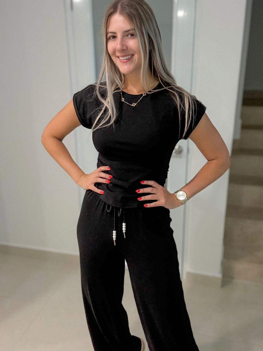 BLACK TRAVEL STRETCHY SET