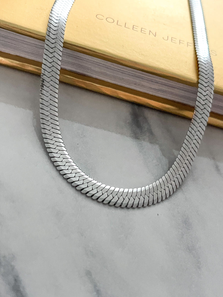 SILVER FLAT SNAKE CHAIN NECKLACE