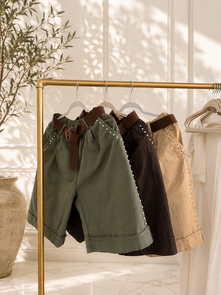 STUDDED SHORT PANTS
