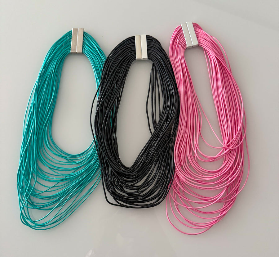 THREADS NECKLACE