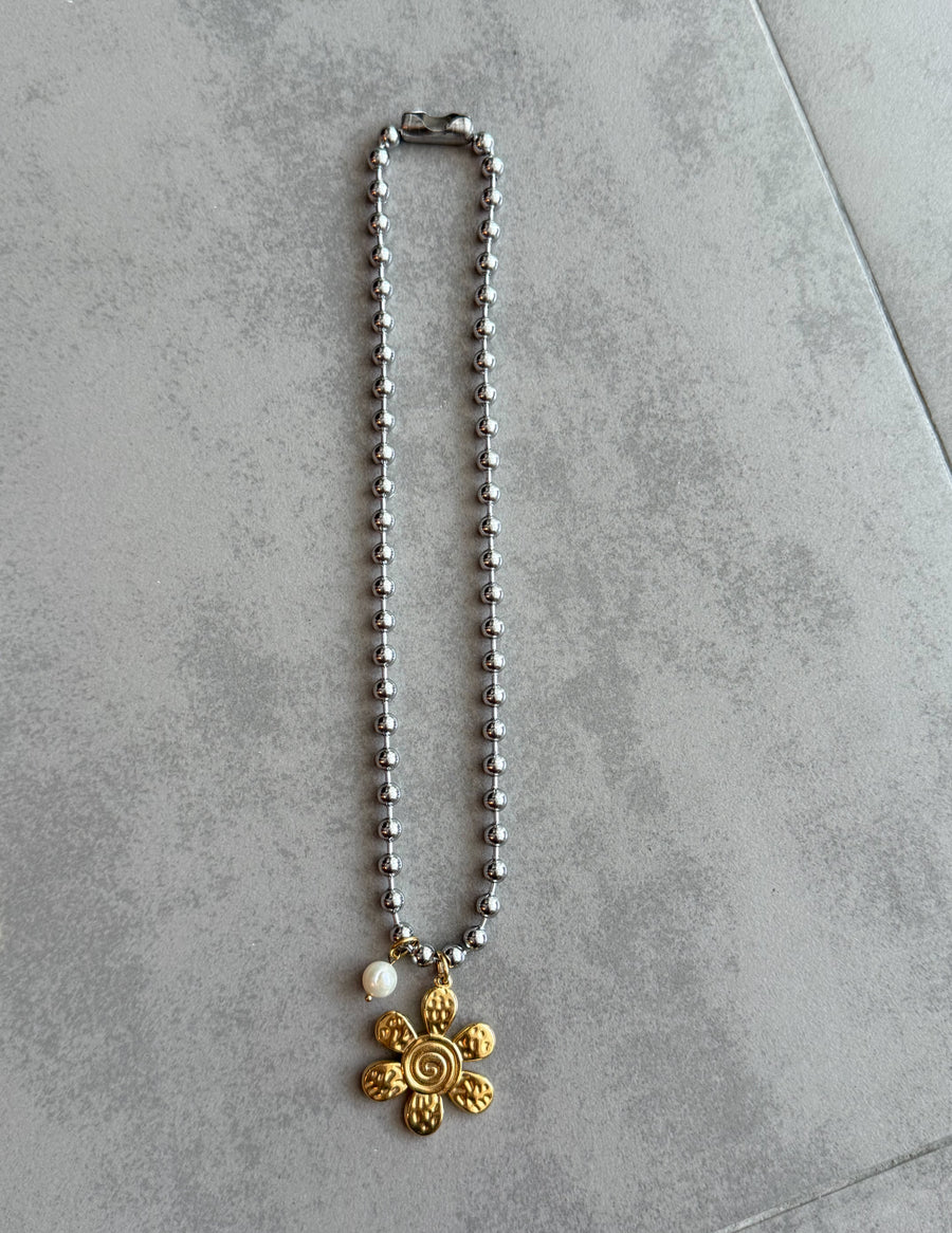 FLOWER TWO TONE BALL NECKLACE