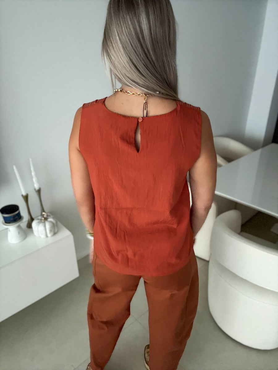 BRICK STITCH DETAIL SLEEVELESS TOP