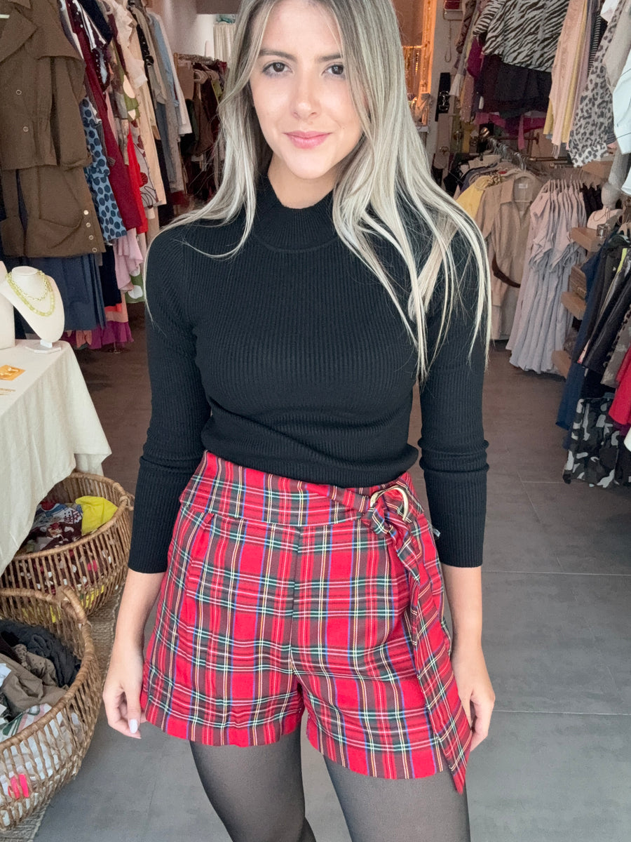 RED LINES PRINTED SHORTS