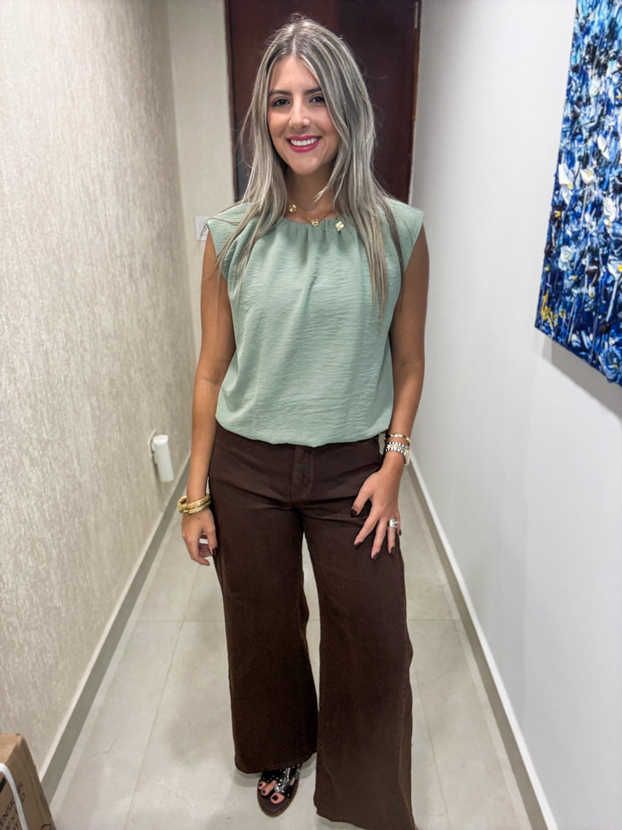 BROWN MID-RISE FLARE JEANS