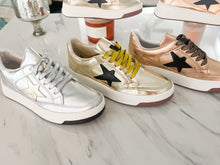 Load image into Gallery viewer, ROSE GOLD METALLIC STAR TENIS SHOES
