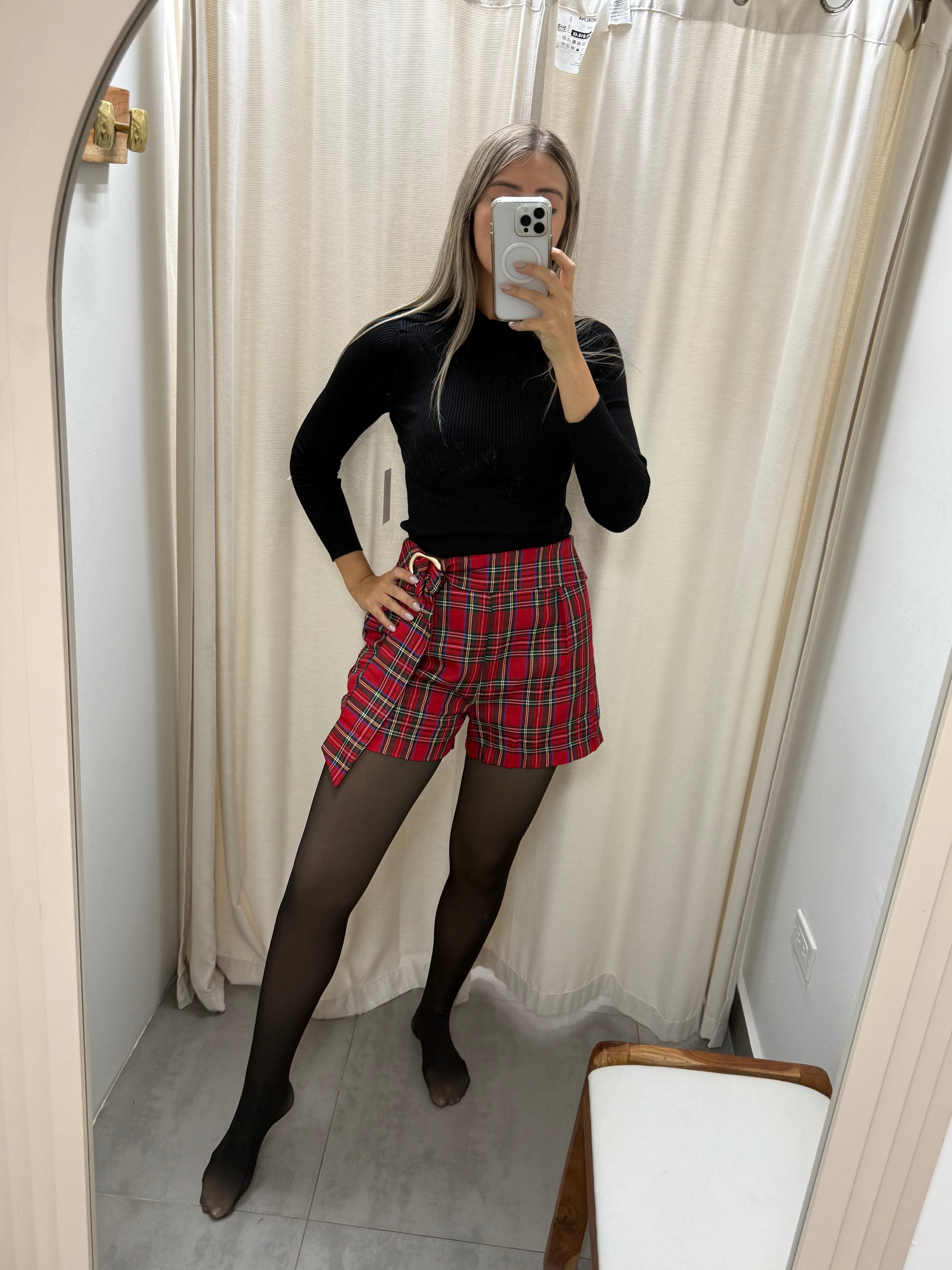 RED LINES PRINTED SHORTS