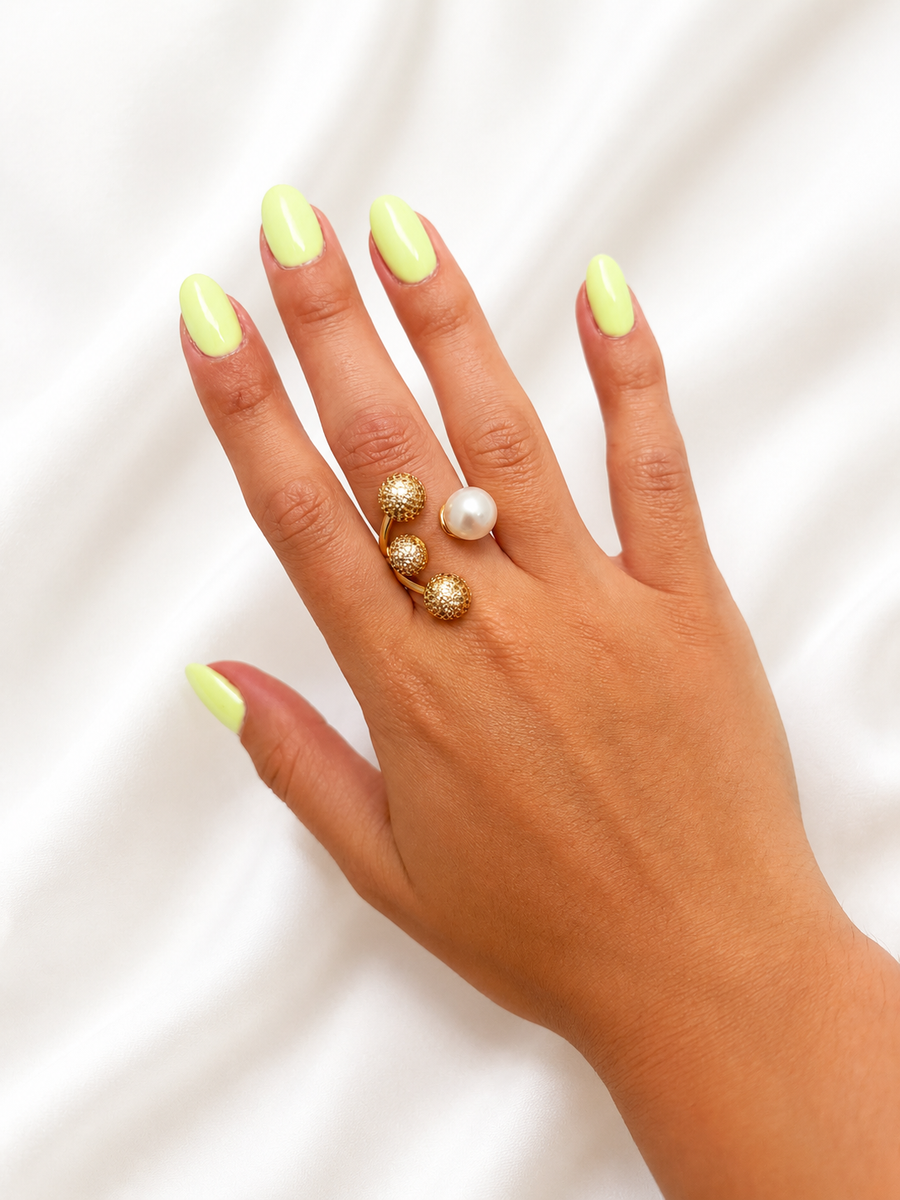 PAVÉ GOLD/PEARL RING