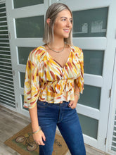 Load image into Gallery viewer, YELLOW FALL CROP TOP

