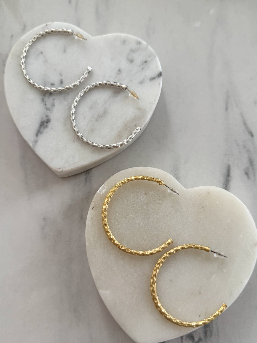 MATTE HAMMERED OPEN HOOPS