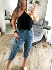 BLACK RUFFLE HALTER CROP TOP