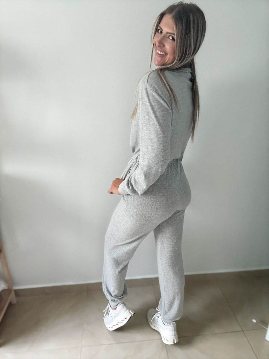 GRAY TRAVEL JUMPSUIT