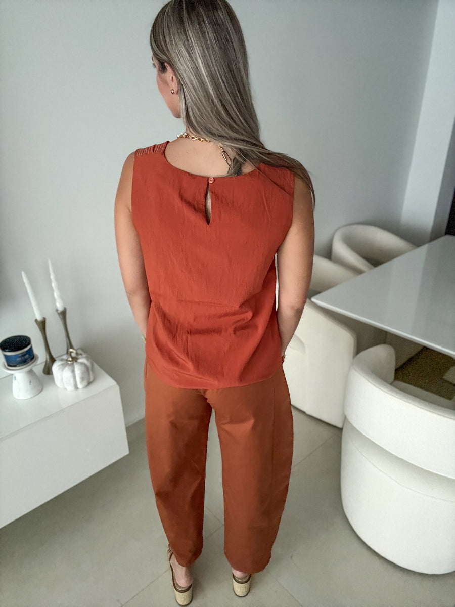 BRICK STITCH DETAIL SLEEVELESS TOP