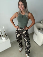 CAMO PRINT STUDDED BARREL PANTS