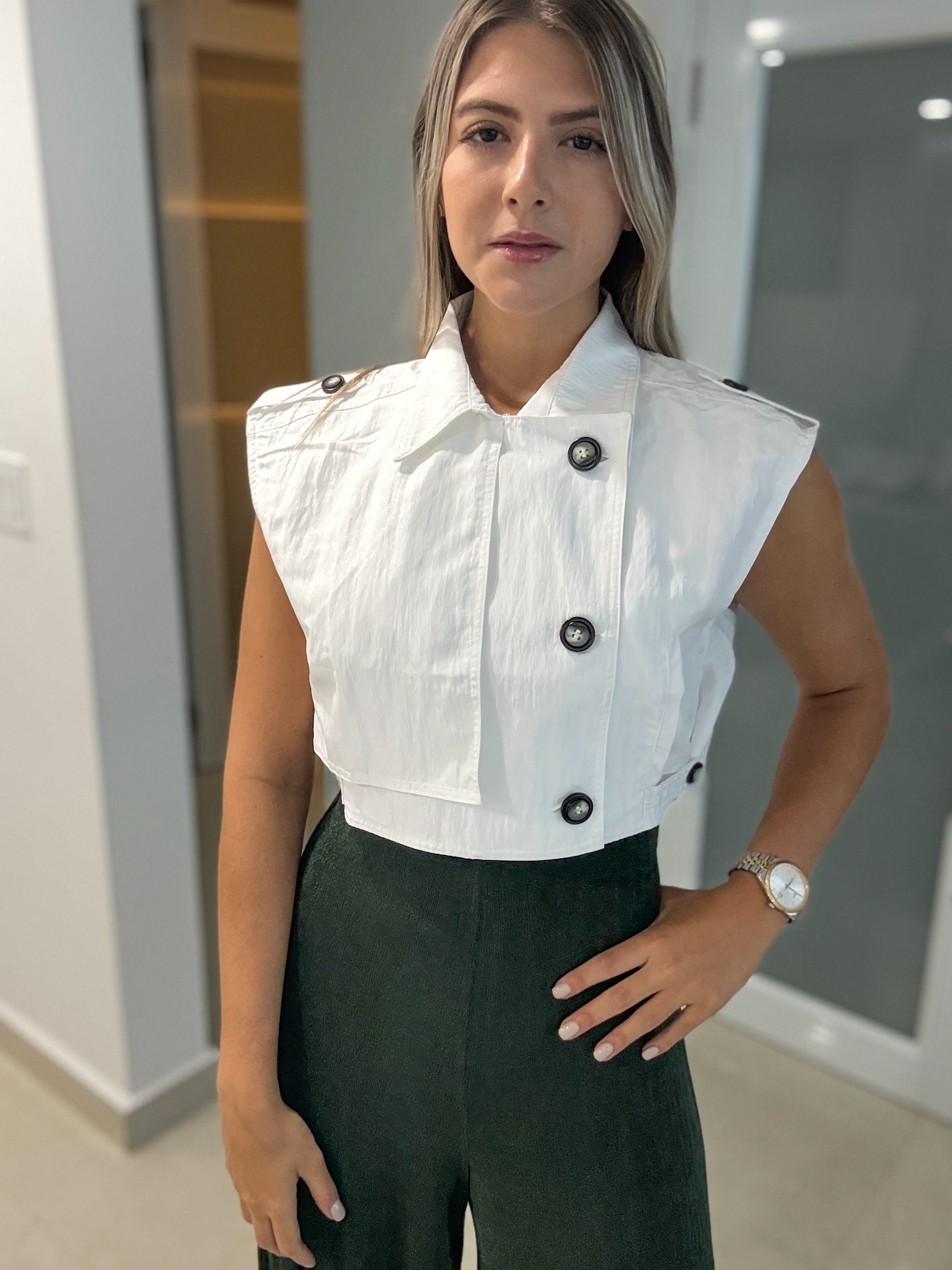WHITE CROP BUTTONED JACKET