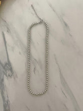 Cargar imagen en el visor de la galería, SILVER BALL NECKLACE
