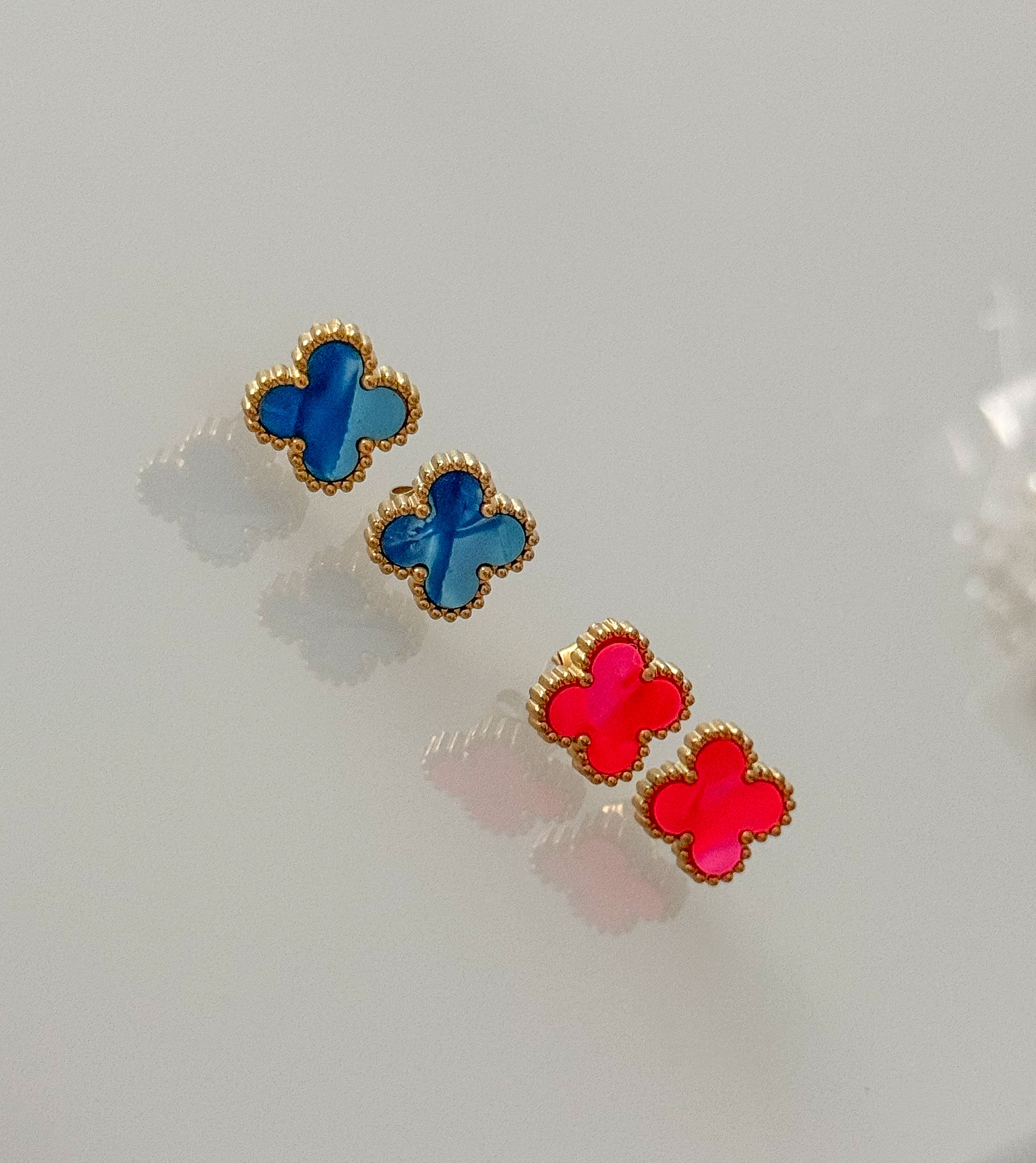 CLOVER EAR STUD EARRINGS