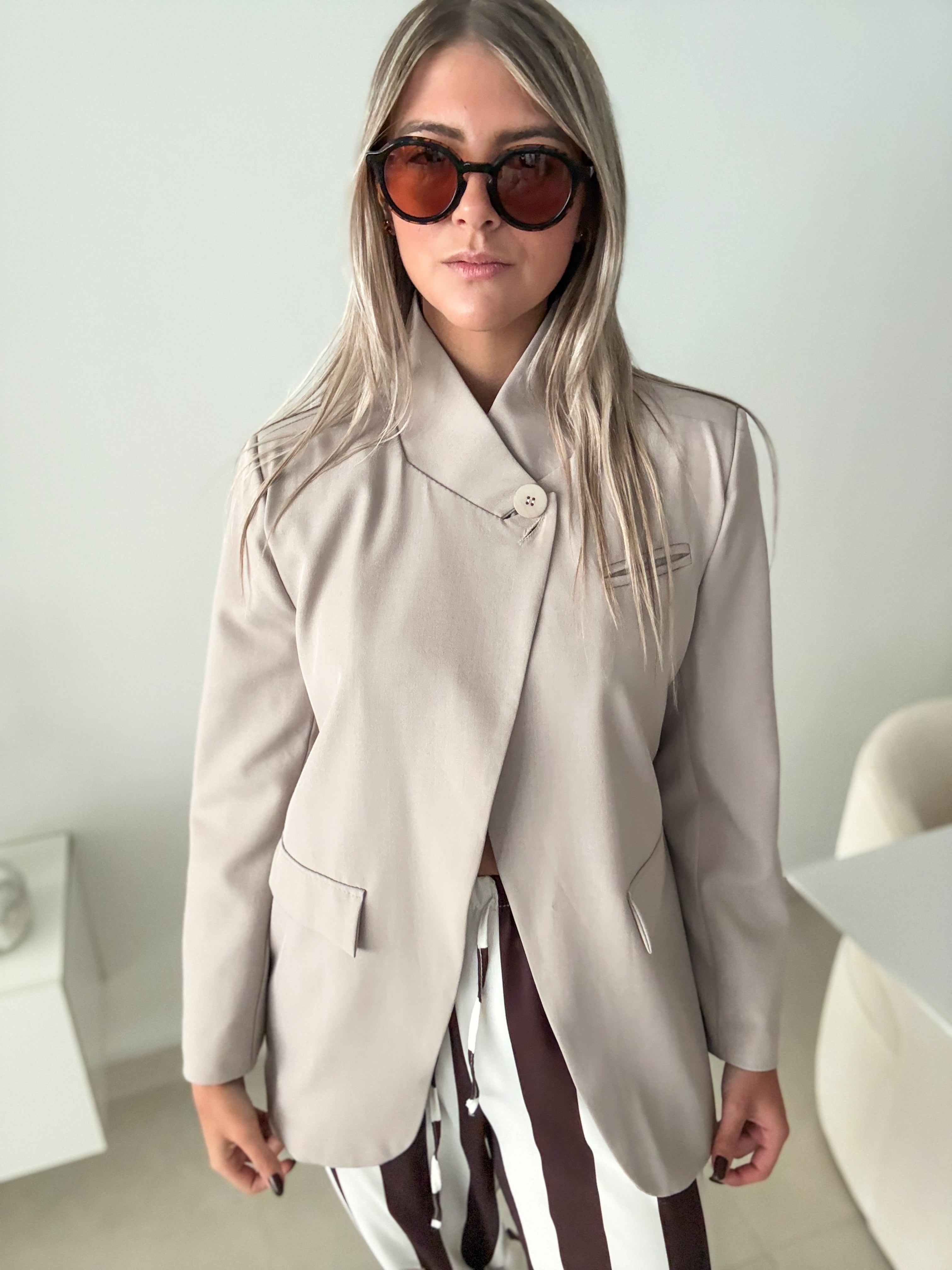 TAUPE BLAZER