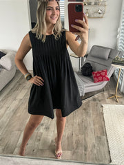 BLACK PLEATED DETAIL ELEGANT DRESS