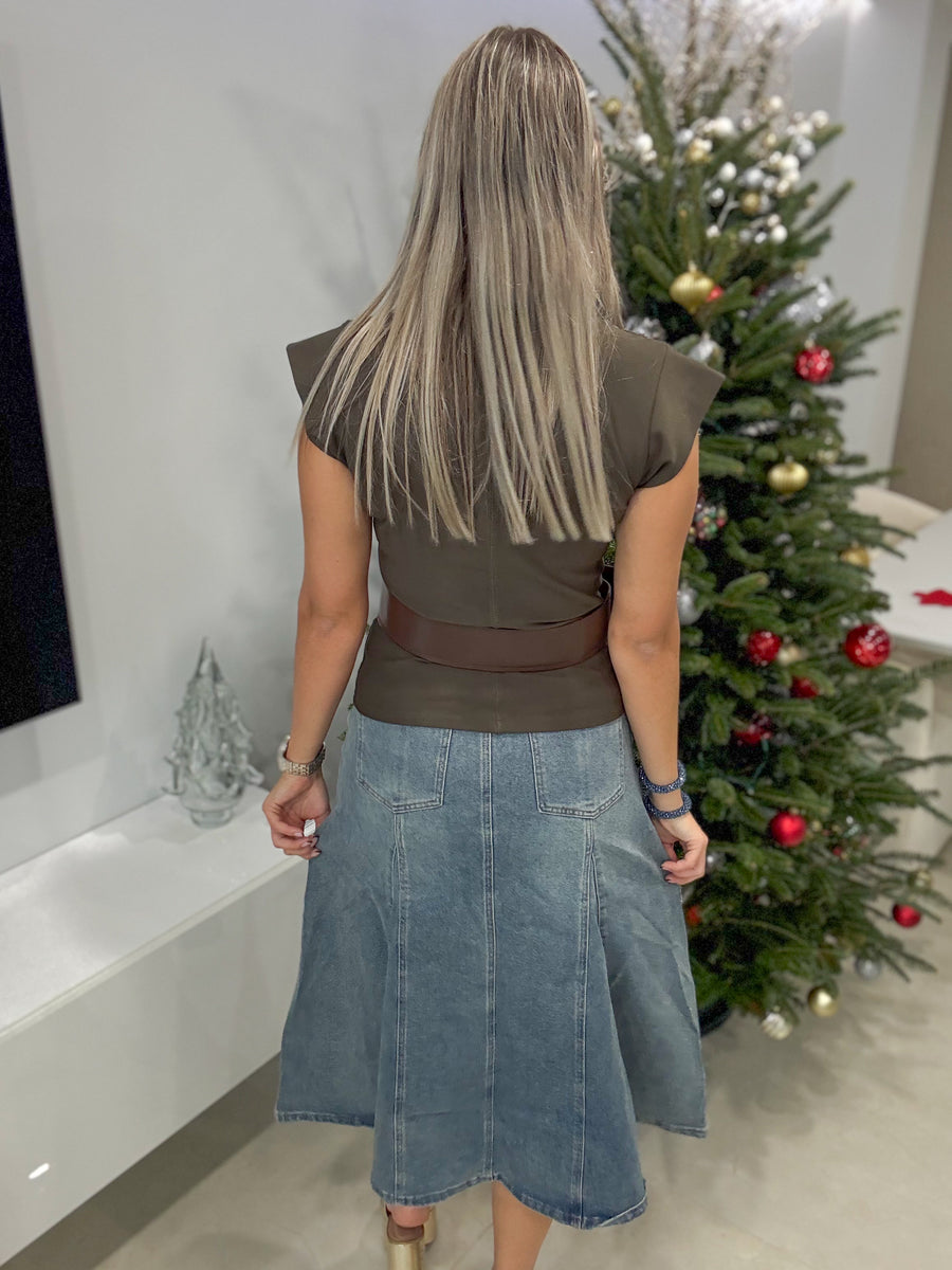 SOLID SIDE RUCHED DETAILED BLOUSE