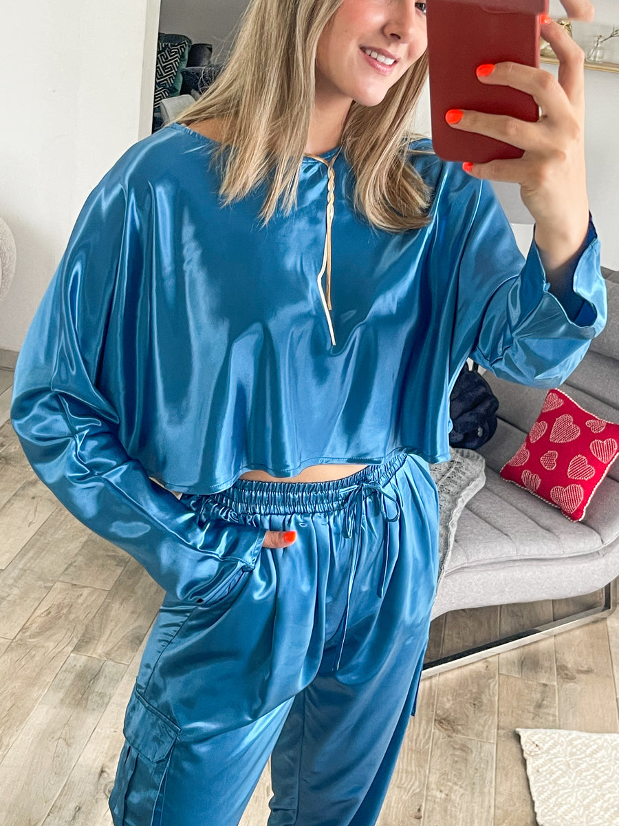 BLUE METALLIC SATIN CROP TOP