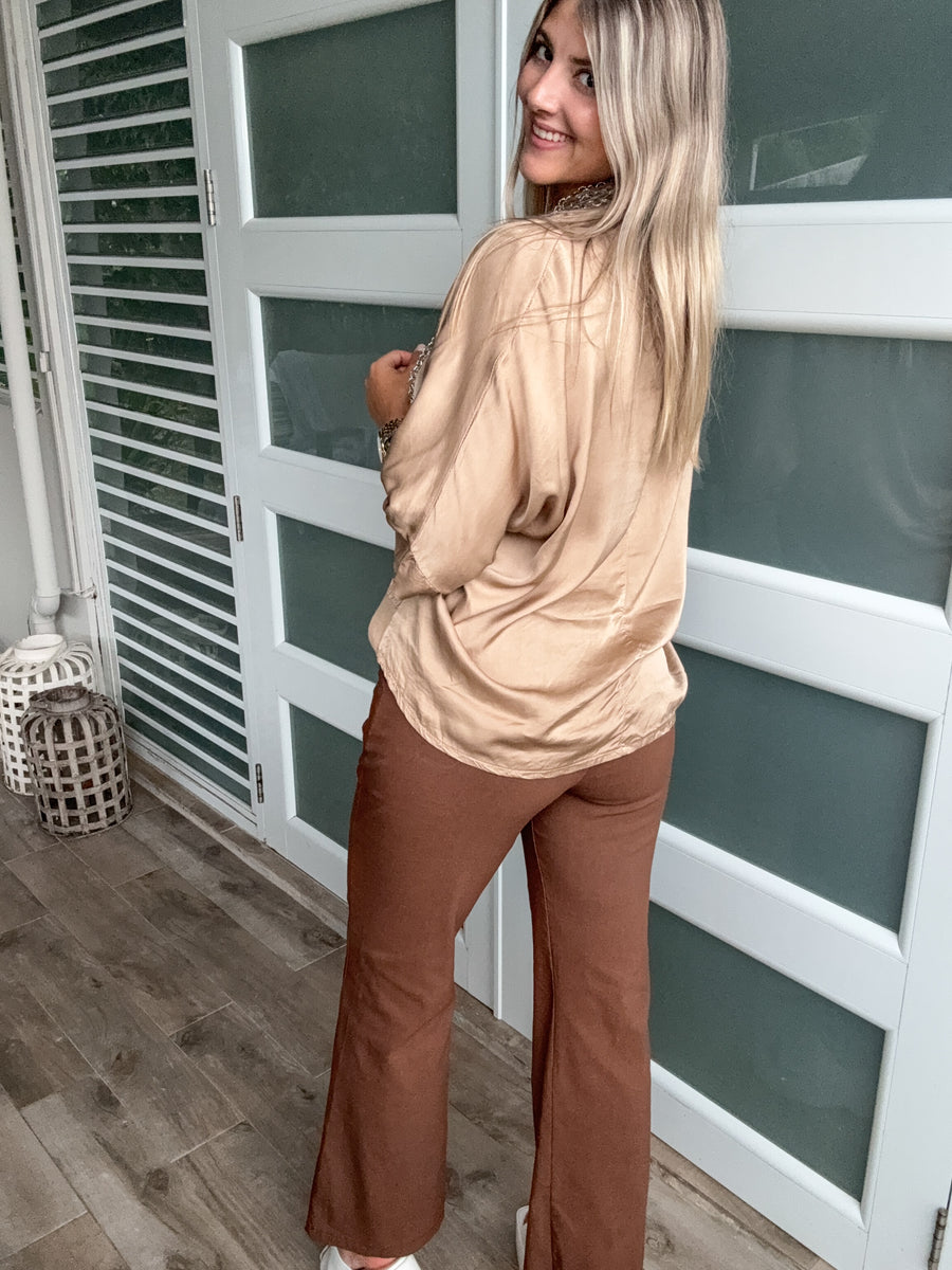 BROWN STRETCHY BELTED PANTS