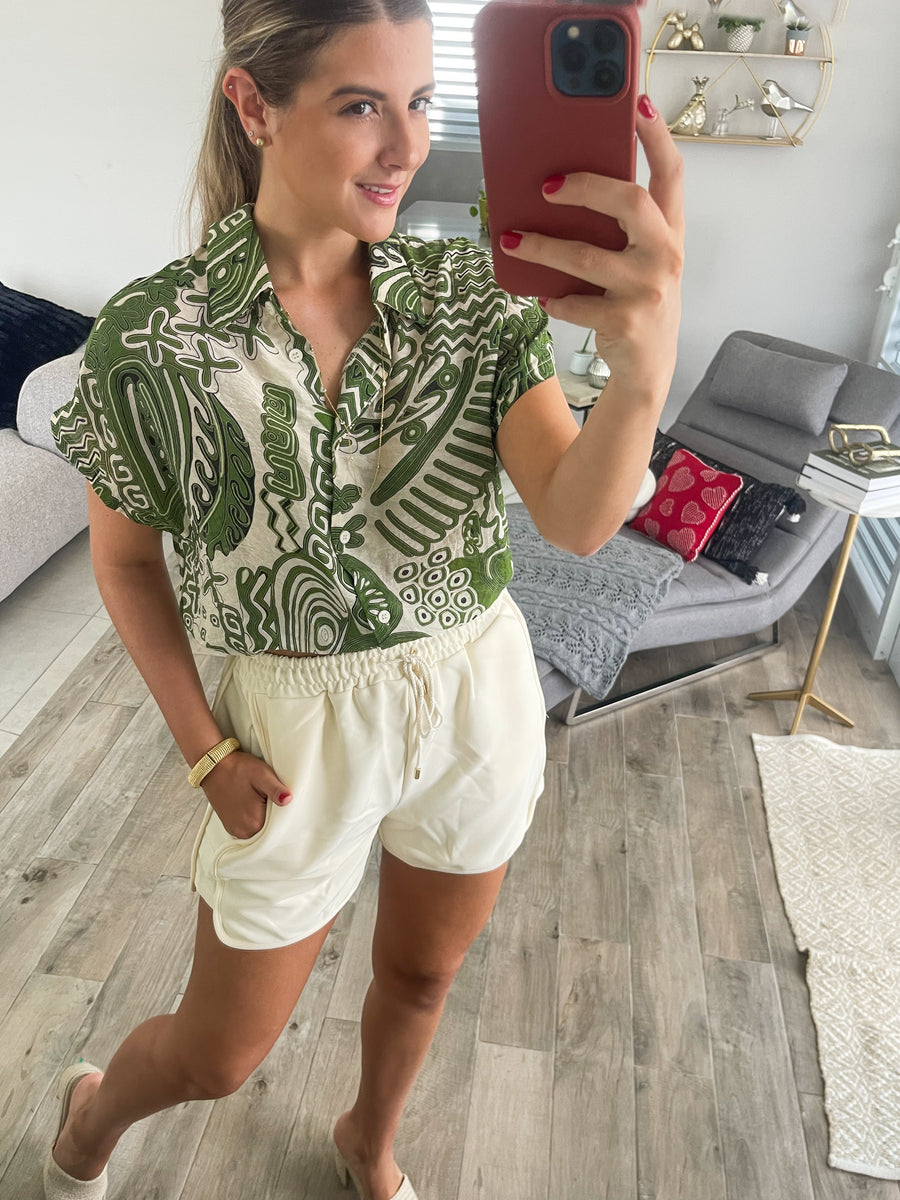 CREAM SHORTS