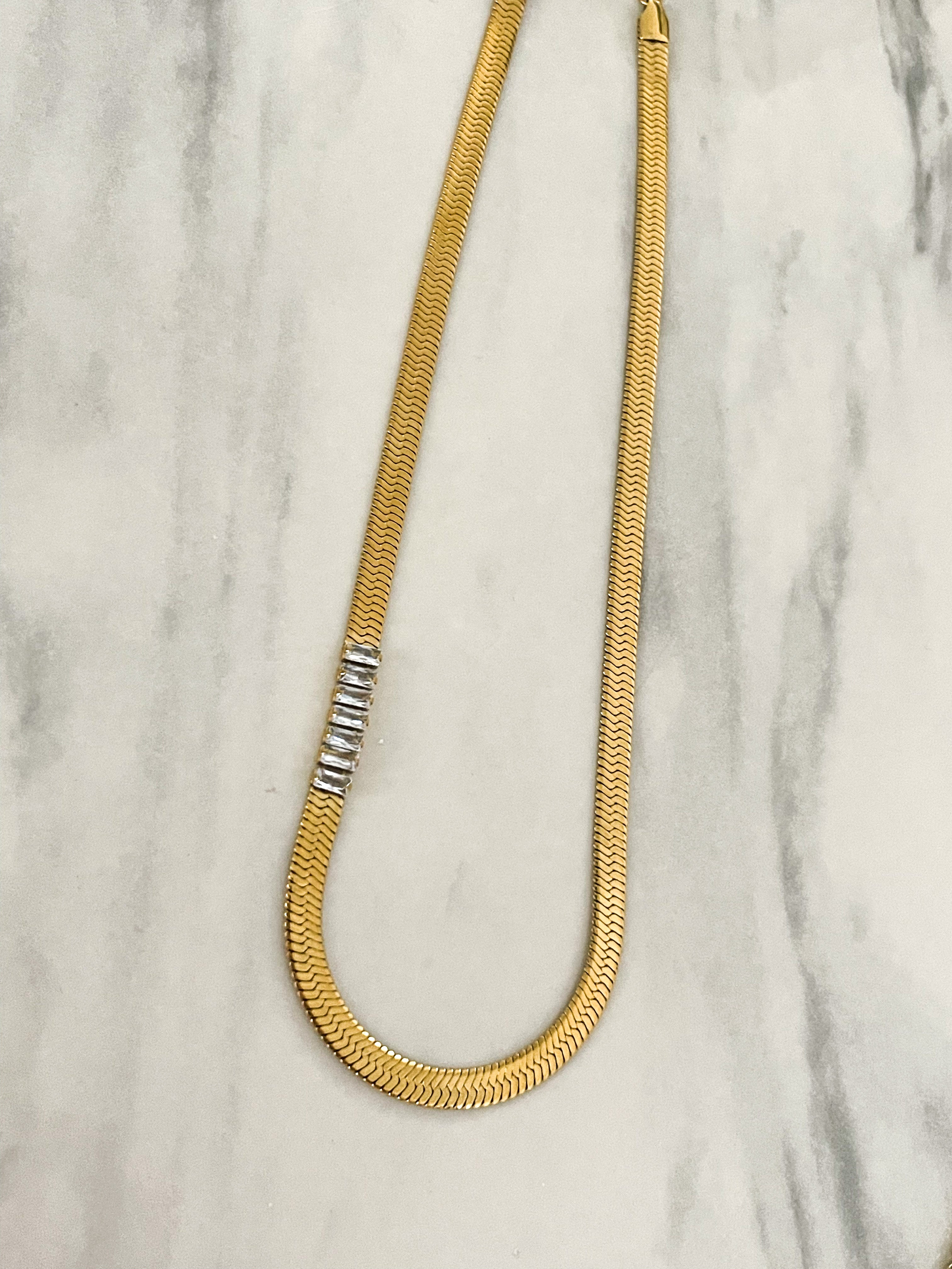 CLEAR SNAKE CHAIN NECKLACE