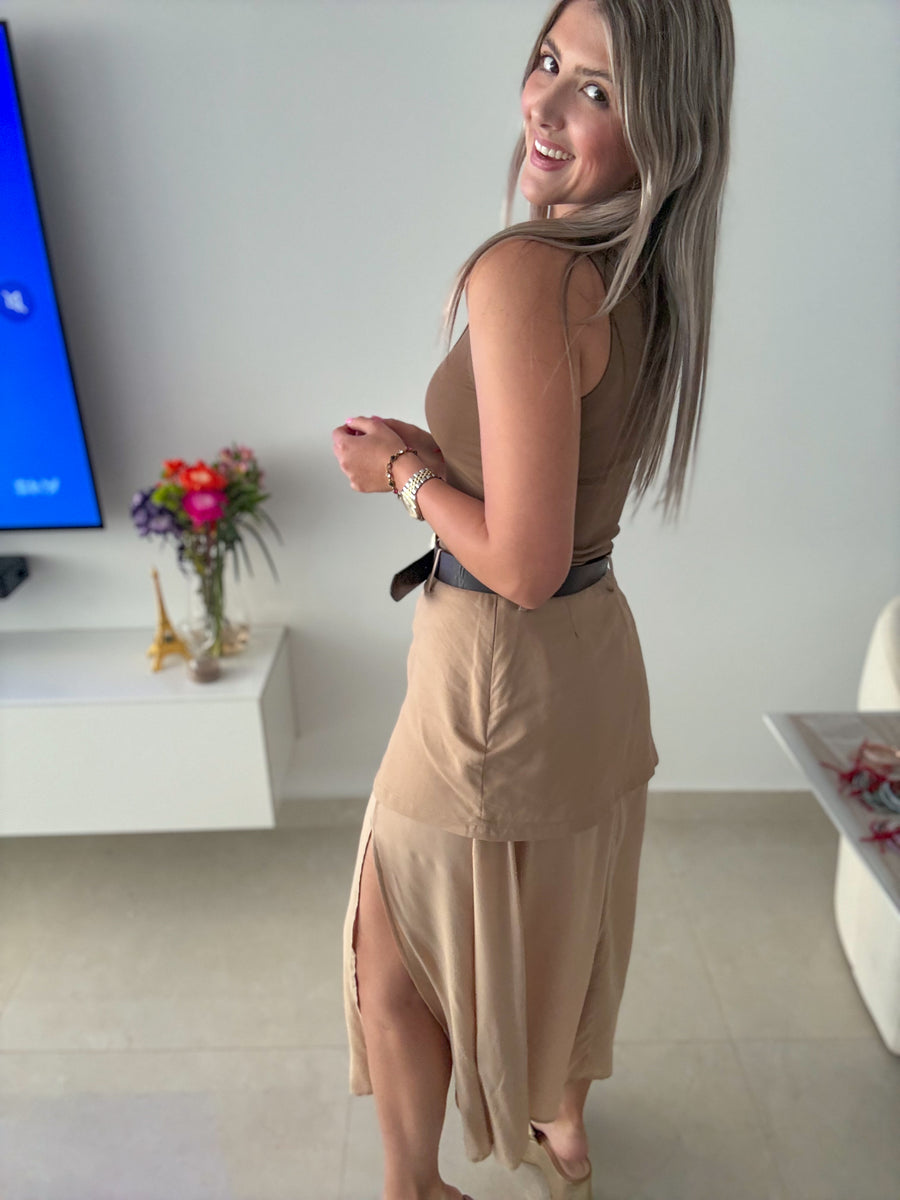 LATTE BELTED SKIRT