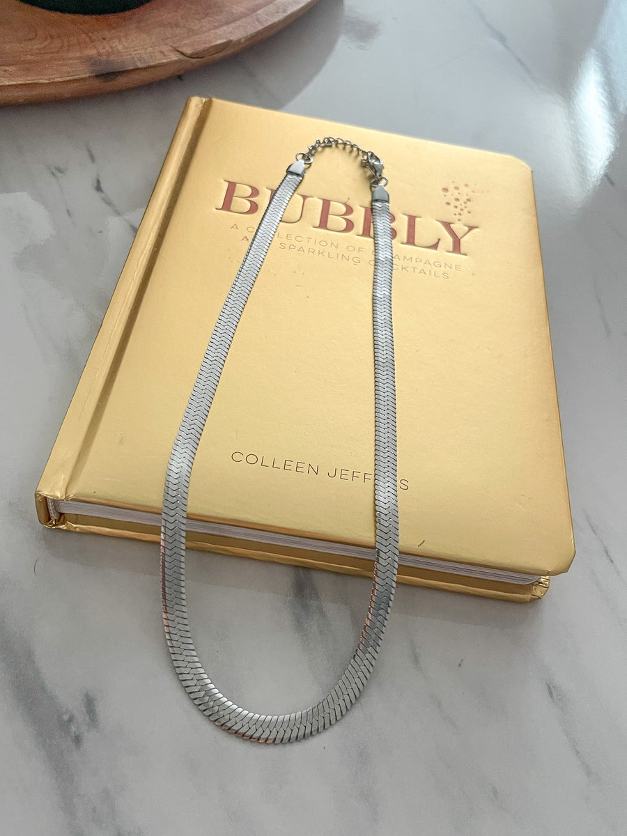 SILVER FLAT SNAKE CHAIN NECKLACE