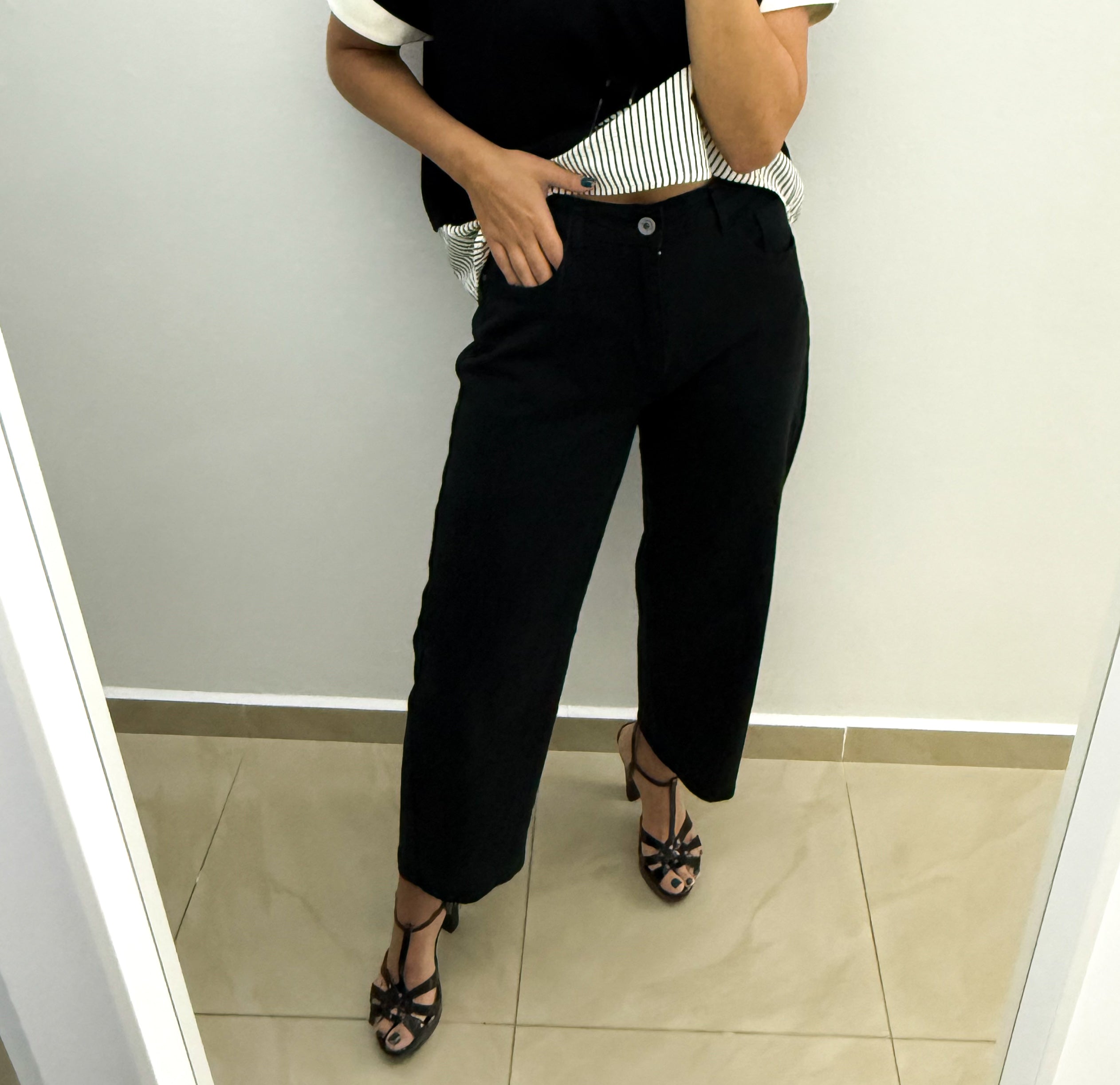 BLACK STRETCHY PANTS