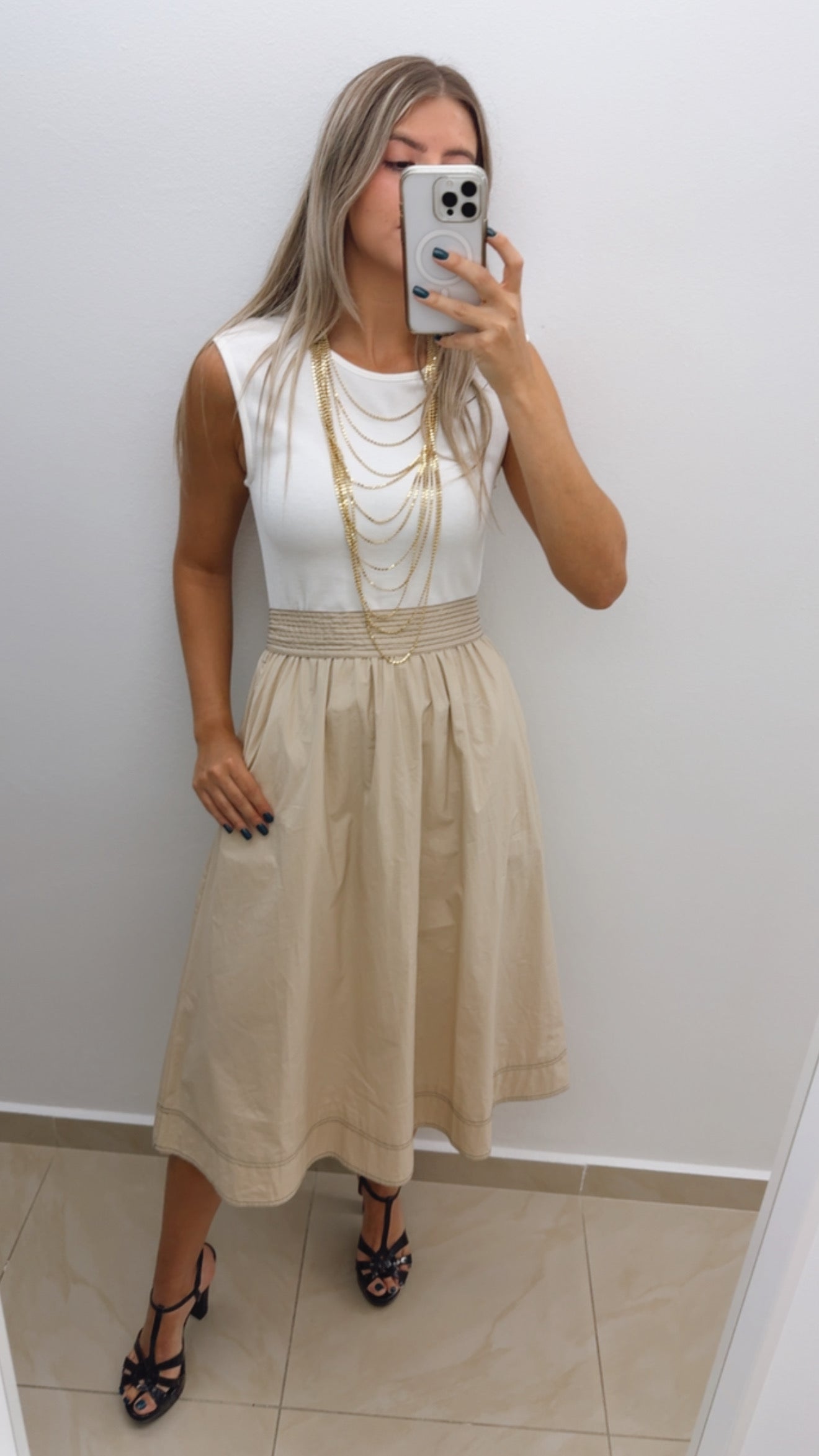 WHITE/BEIGE DRESS