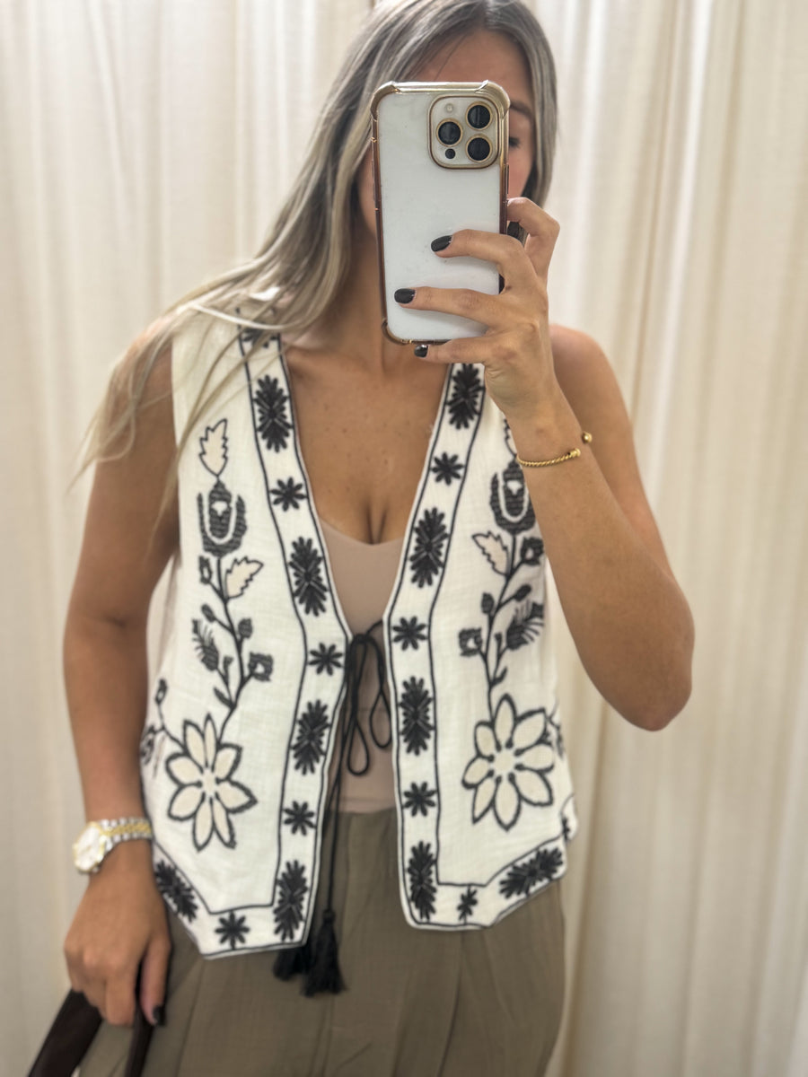 BROWN/WHITE GAUZE VEST