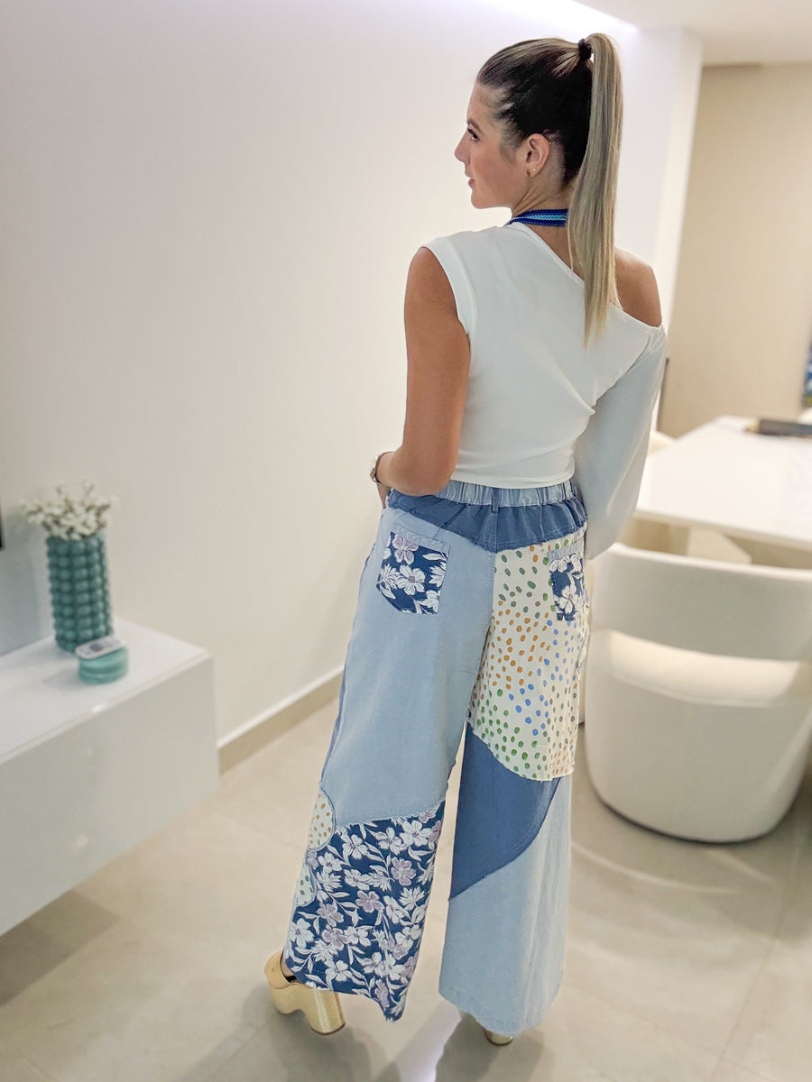 DENIM FLOWER PATCH WIDE LEG PANTS