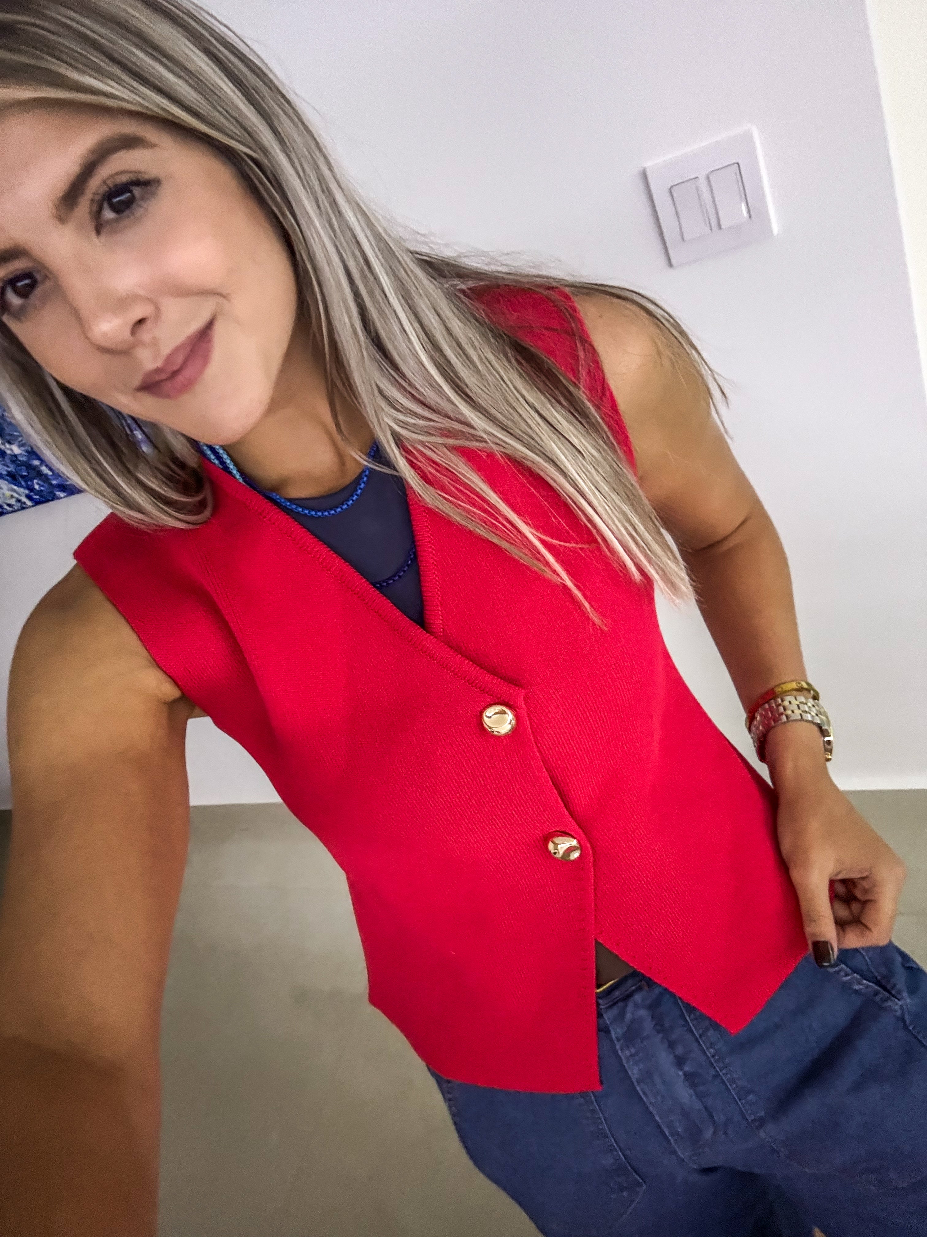 RED GOLD BUTTONS VEST