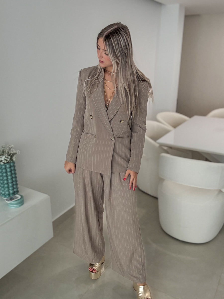MOCHA STRIPED BLAZER