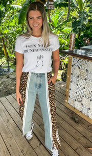 LEOPARD WHITE STRIPED PANTS