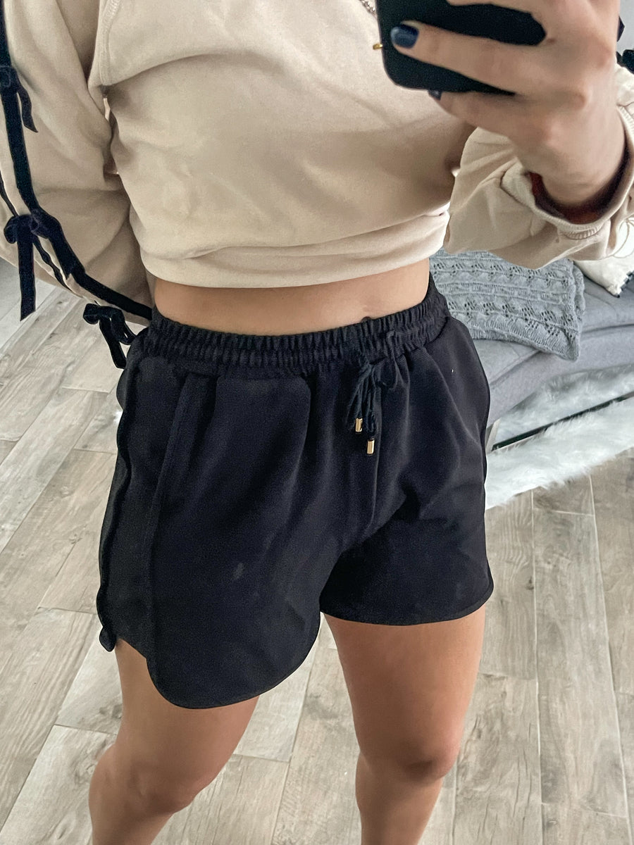 BLACK SHORTS