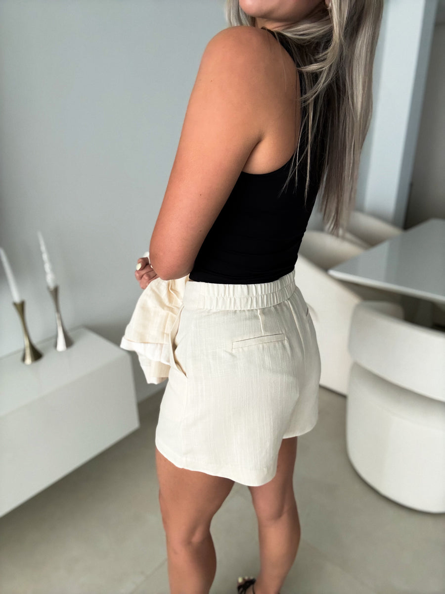 NATURAL LINEN SHORTS