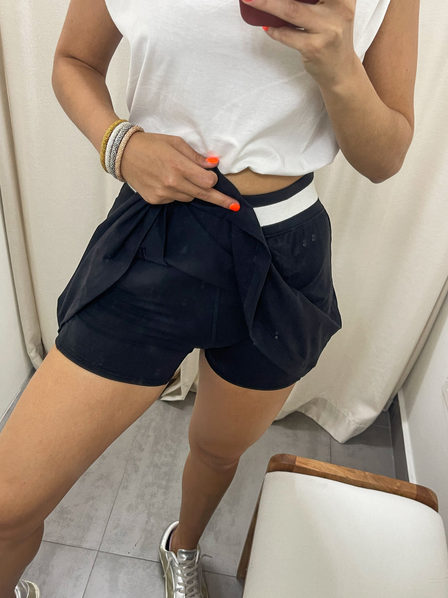 BLACK SKORT