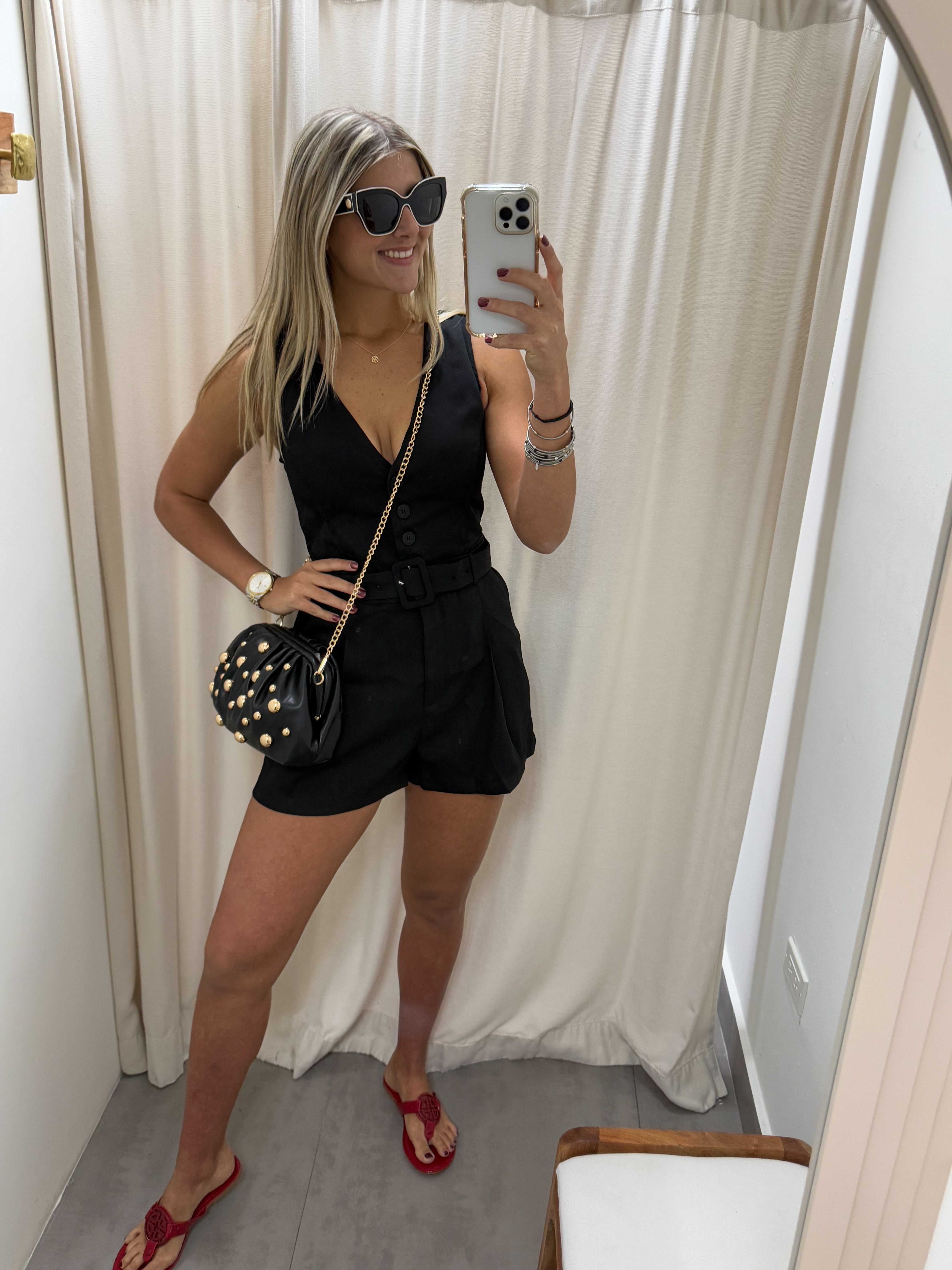 BLACK SLEEVELESS V-NECK ROMPER