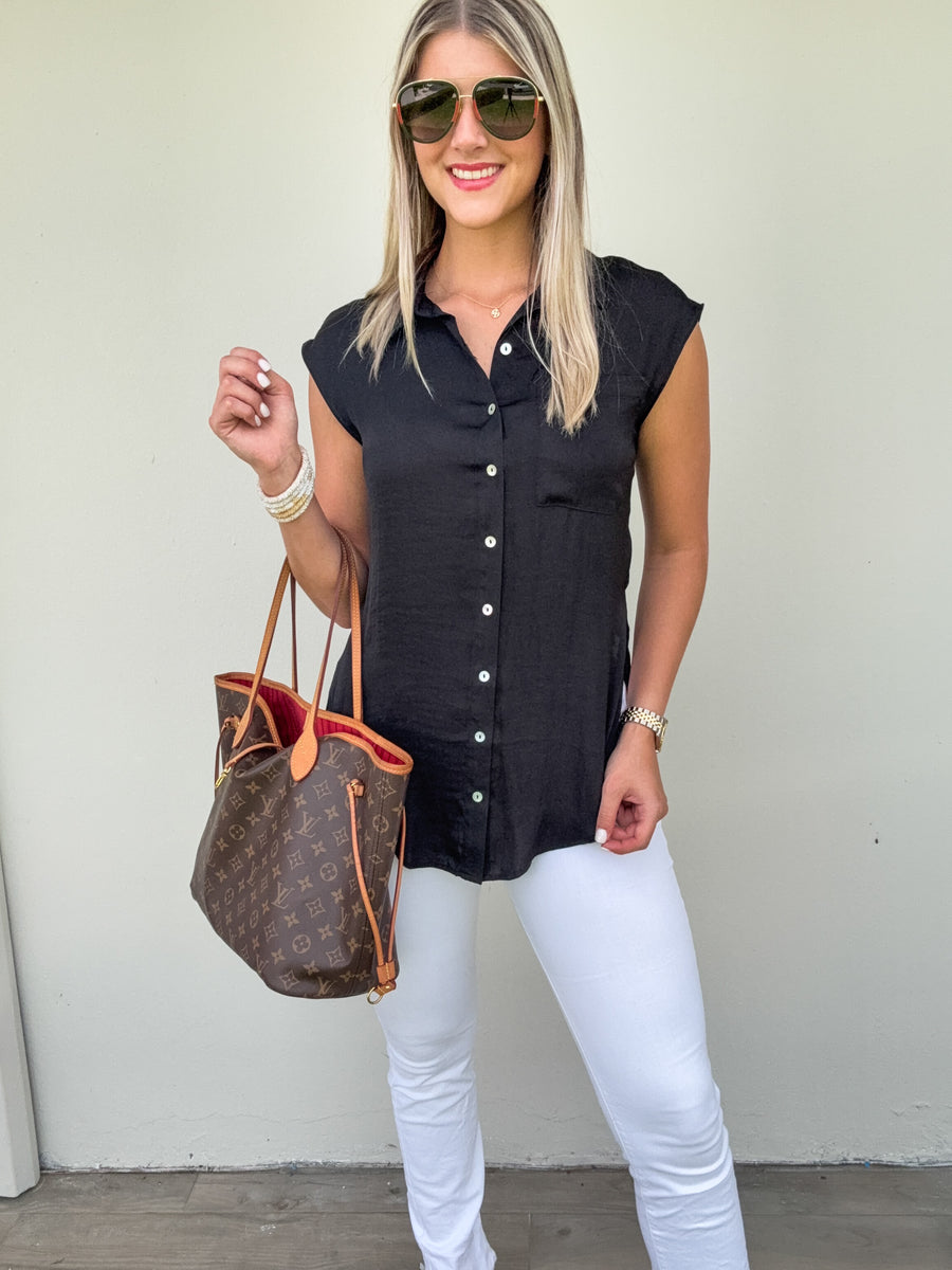 BLACK SILKY SLEEVELESS BLOUSE