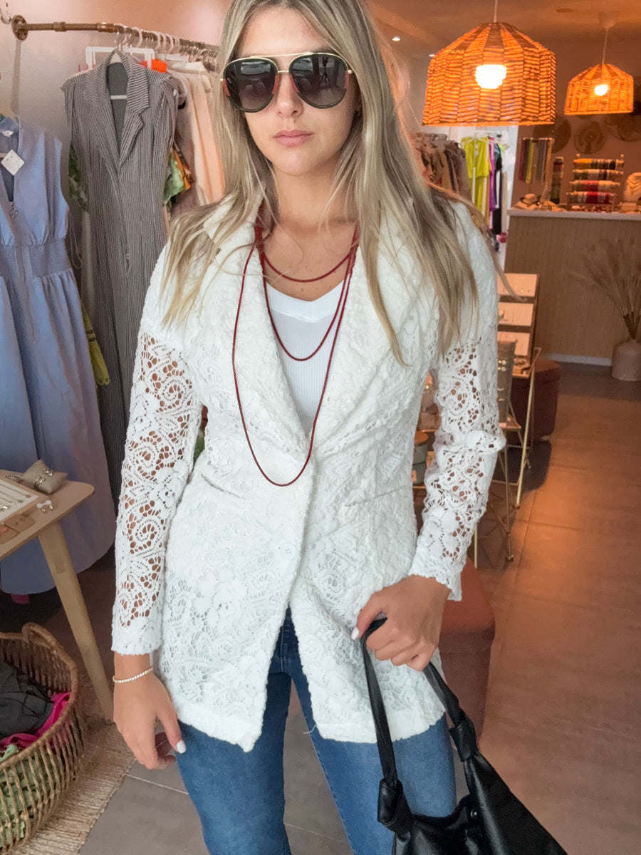 WHITE LACE BLAZER