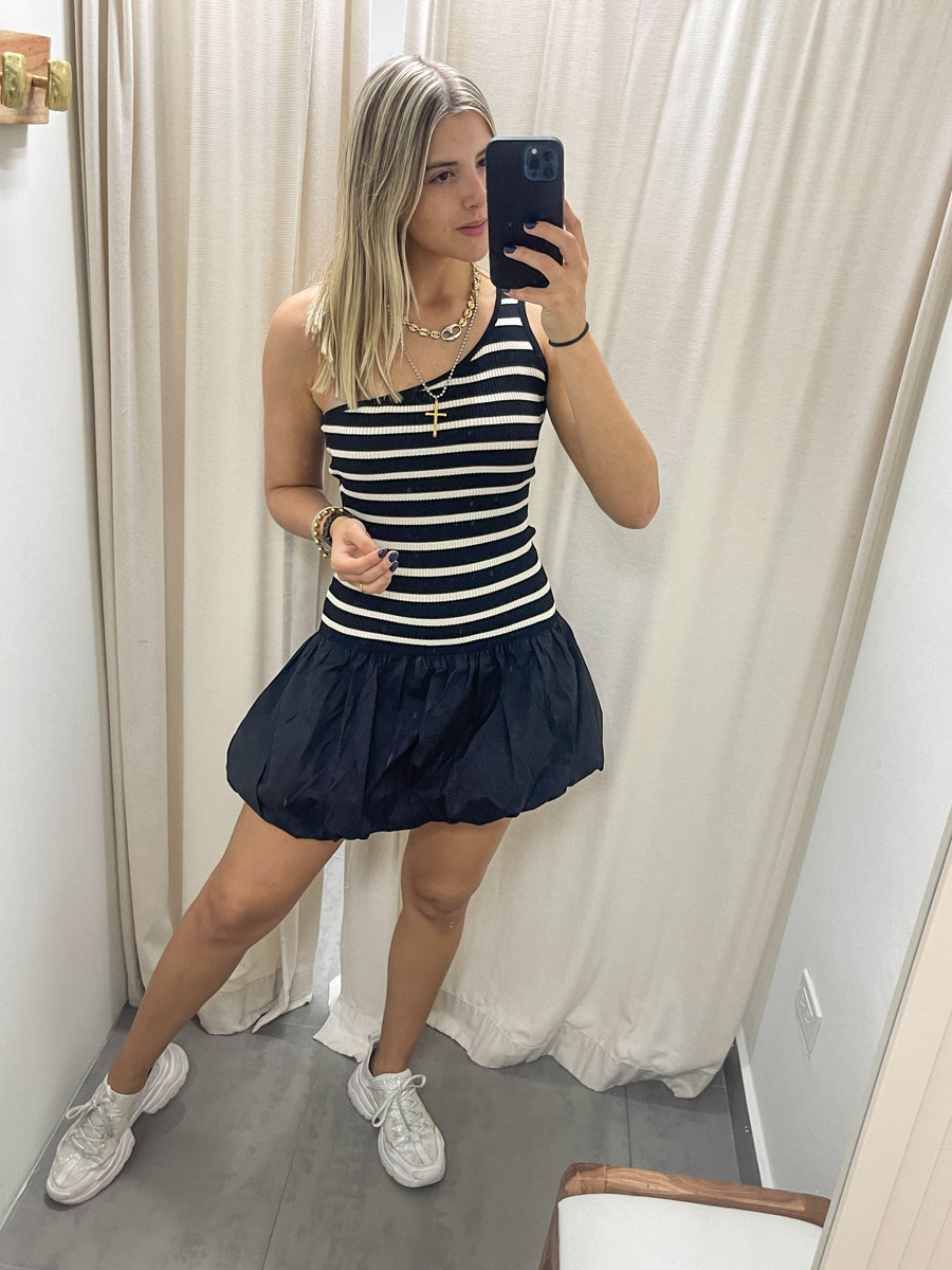 ONE SHOULDER STRIPED BUBBLE DRESS