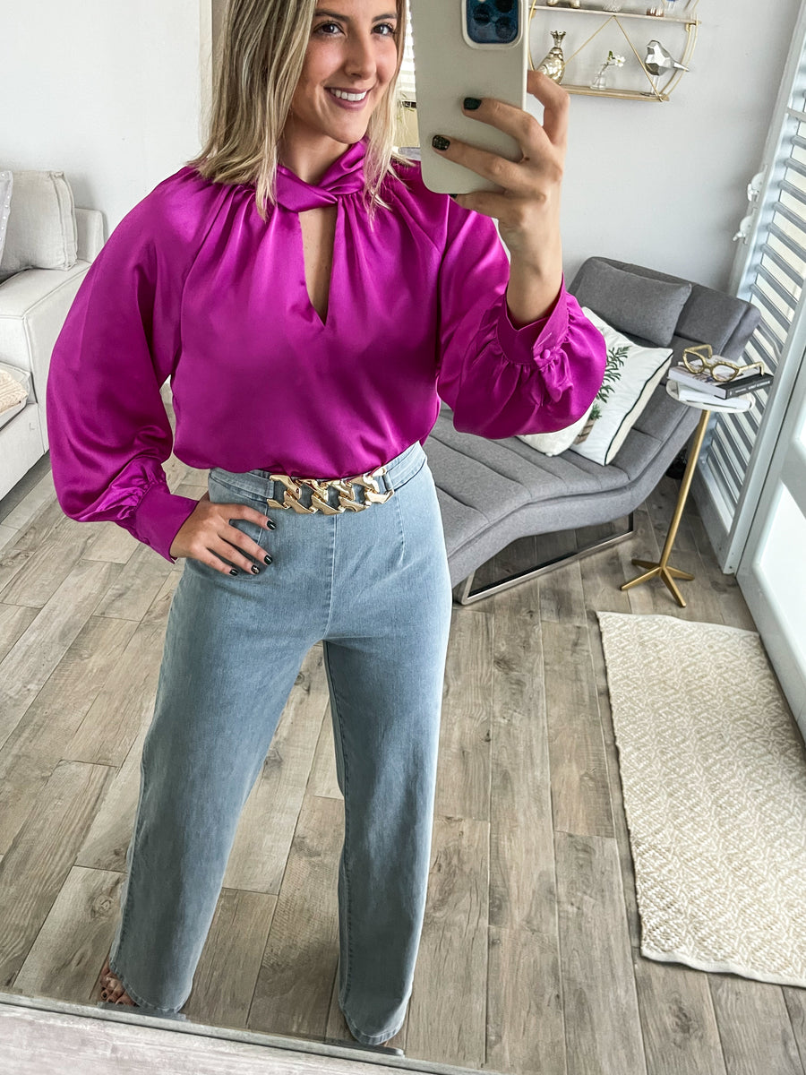 LIGHT DENIM BELTED STRETCH PANTS