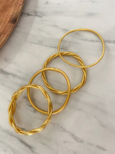 Load image into Gallery viewer, MATTE GOLD JELLY BANGLE SET
